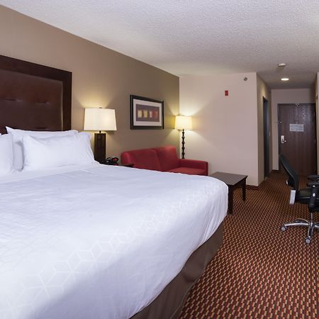 Holiday Inn Express Hartford-Newington By Ihg Екстериор снимка
