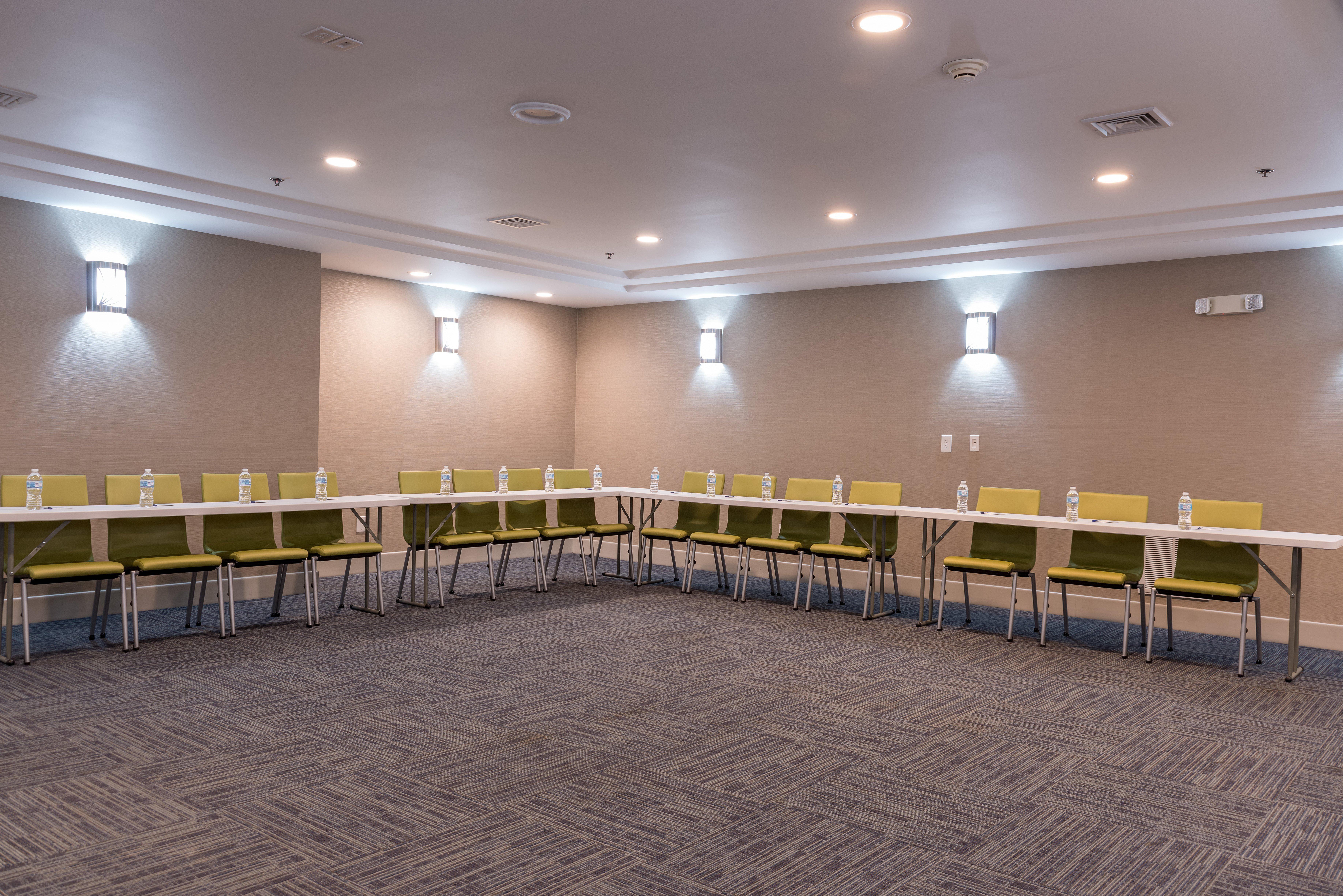 Holiday Inn Express Hartford-Newington By Ihg Екстериор снимка