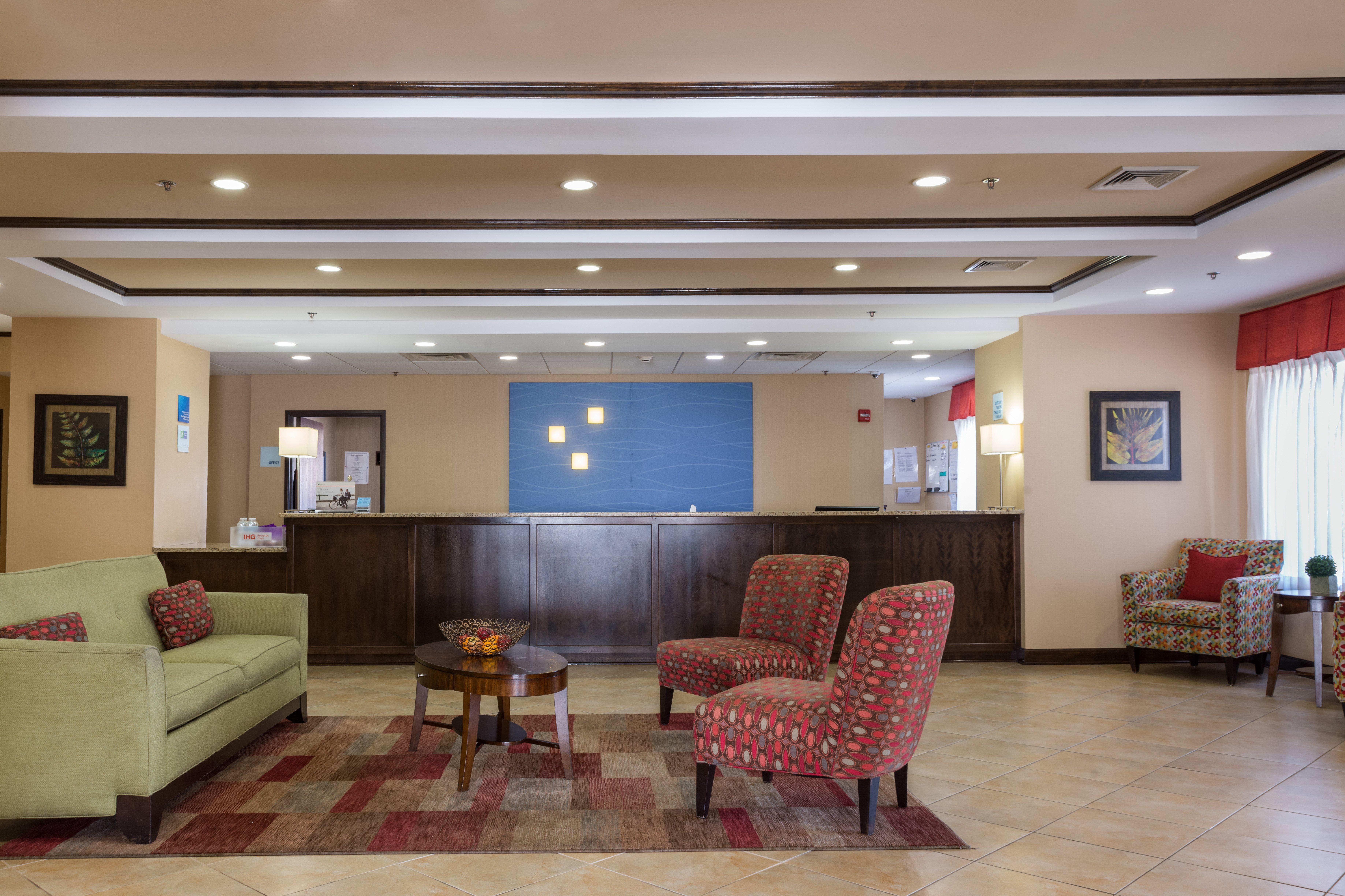 Holiday Inn Express Hartford-Newington By Ihg Екстериор снимка