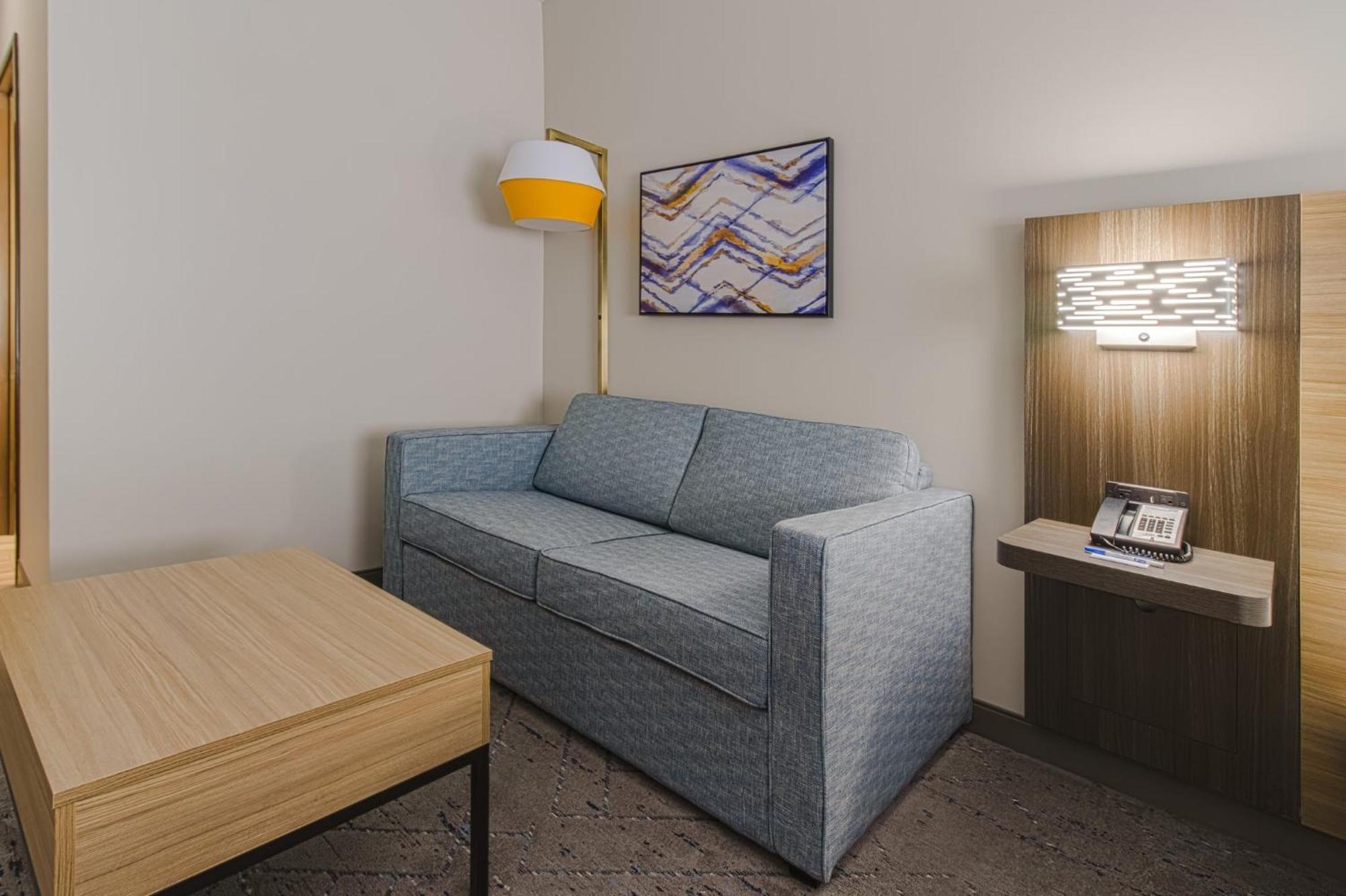 Holiday Inn Express Hartford-Newington By Ihg Екстериор снимка