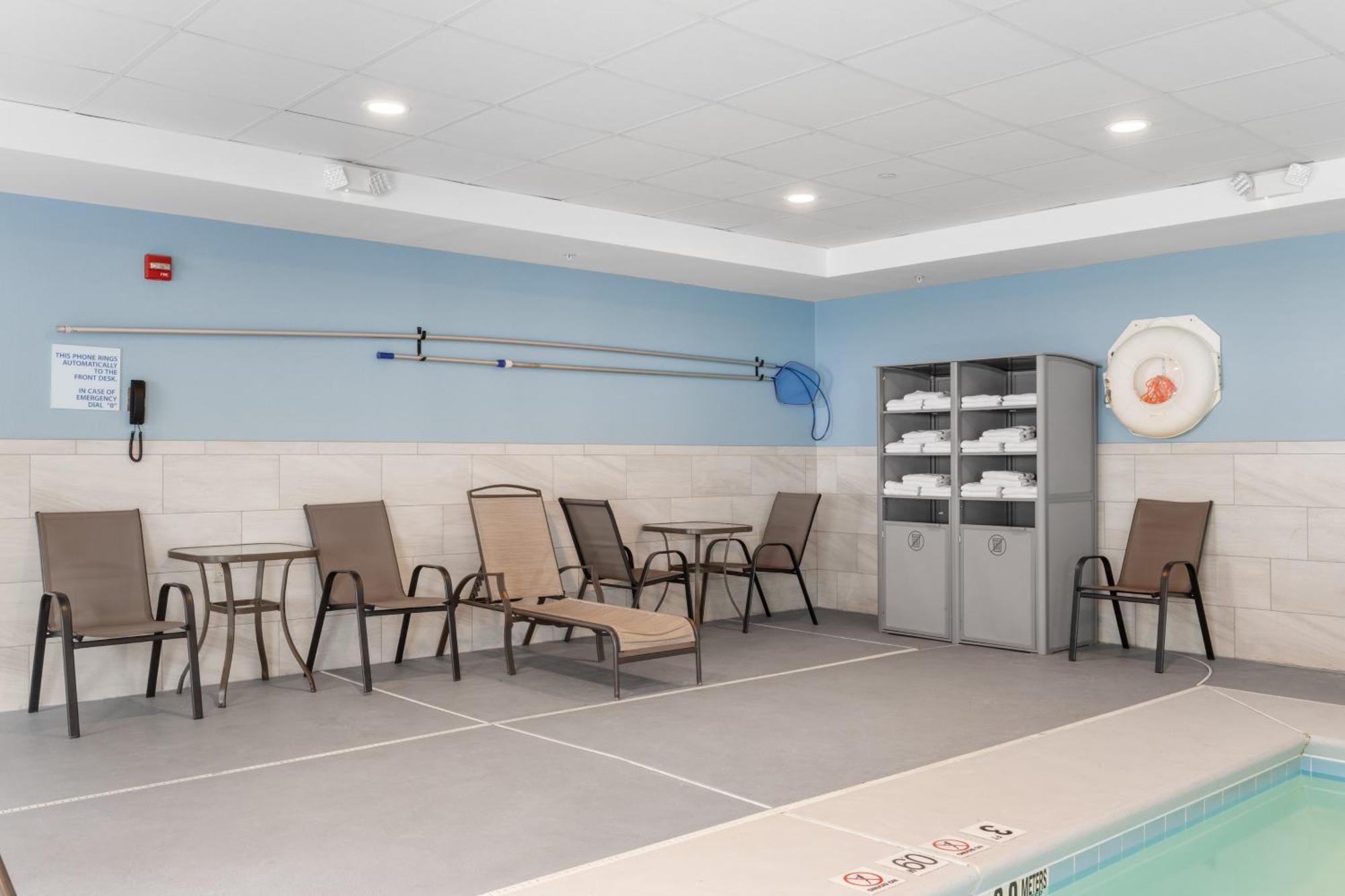 Holiday Inn Express Hartford-Newington By Ihg Екстериор снимка