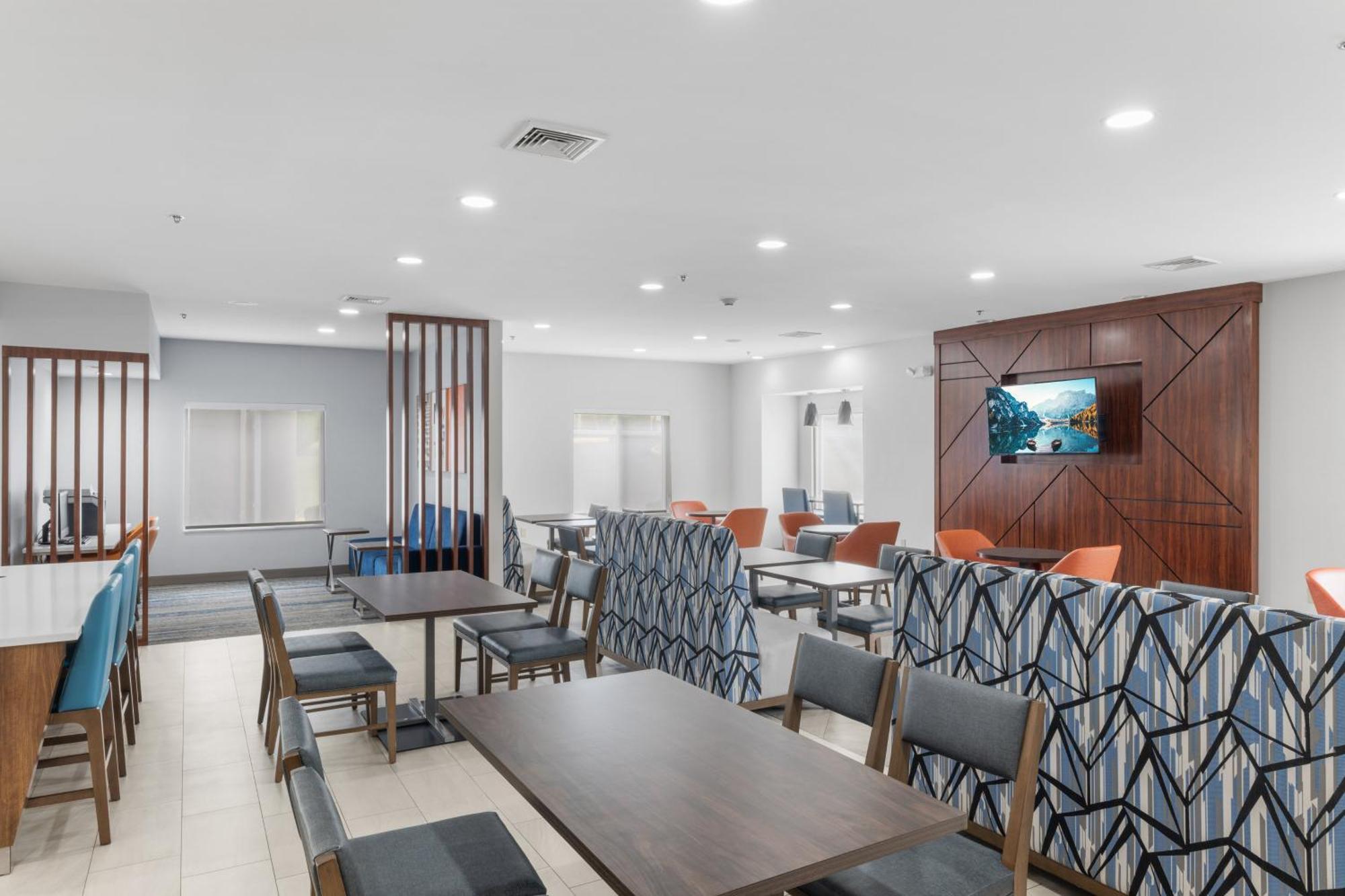 Holiday Inn Express Hartford-Newington By Ihg Екстериор снимка